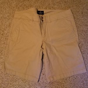 American Eagle tan Burmada Shorts